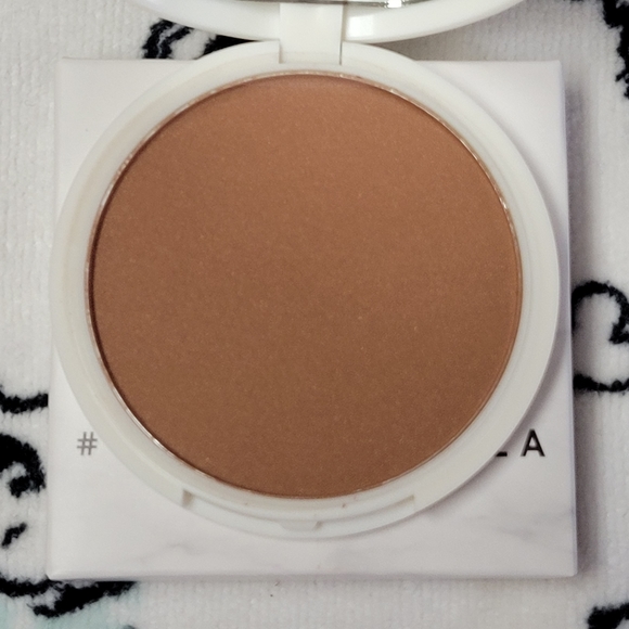 NIB Give Them Lala Beauty Bronzer - Bora Bora - Picture 2 of 9